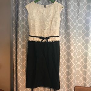 Vintage wiggle dress 6-8 medium lace black bow